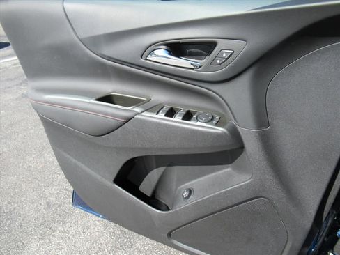 Used 2023 Chevrolet Equinox RS image 28