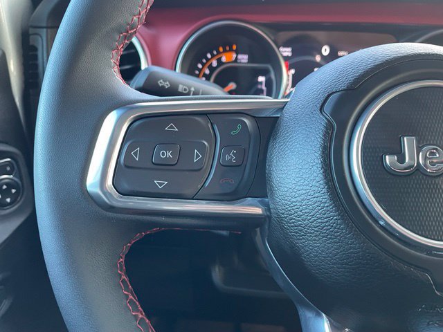Used 2023 Jeep Wrangler Unlimited Rubicon AWD/4WD image 14