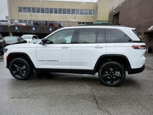 New 2026 Jeep Grand Cherokee Limited w/ Limited Altitude Package AWD/4WD image 14