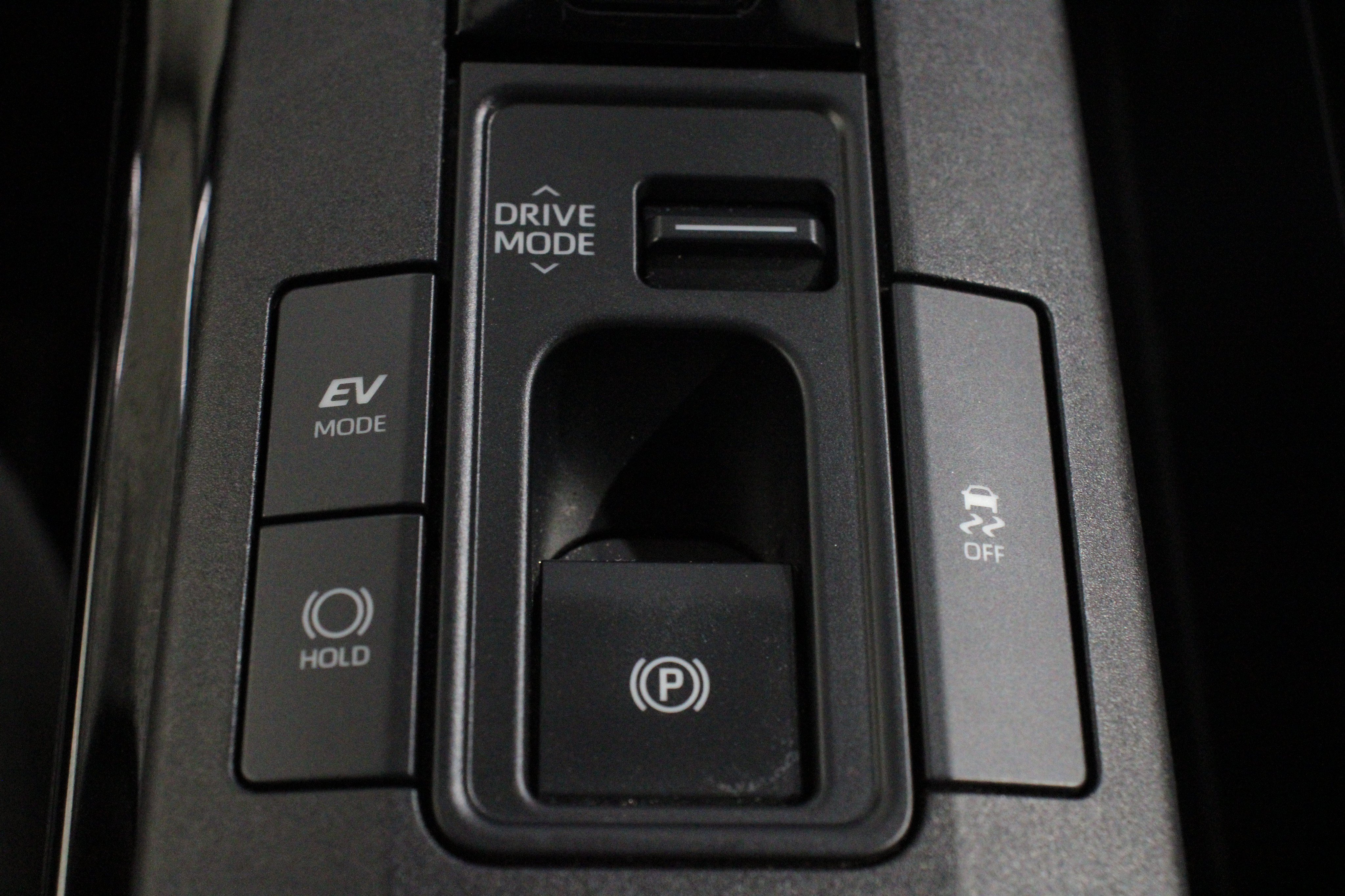 Used 2024 Toyota Prius LE FWD image 21