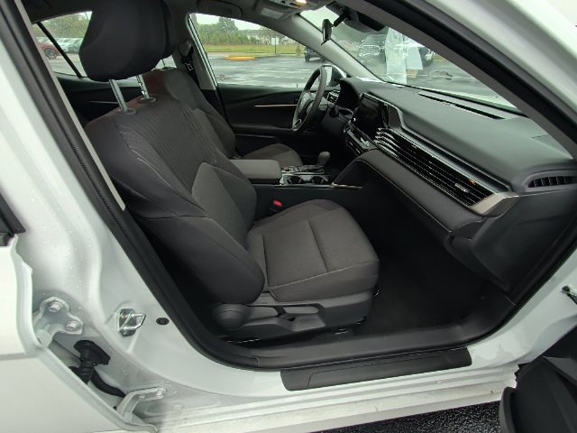 Used 2026 Toyota Camry LE FWD image 3