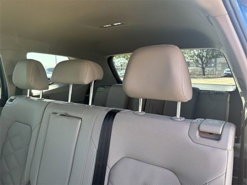 Certified 2025 Volkswagen Atlas SE image 23