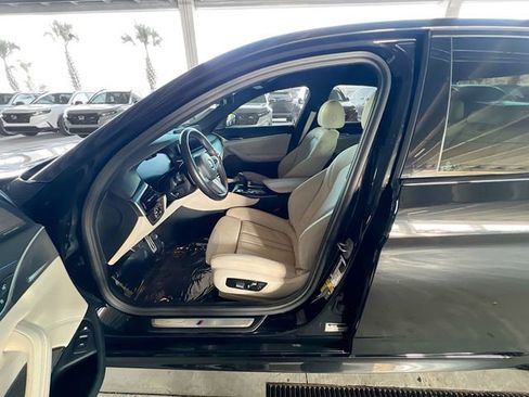 Used 2023 BMW 530e xDrive w/ Premium Package image 9