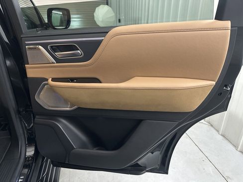 Certified 2025 INFINITI QX80 Sensory image 45