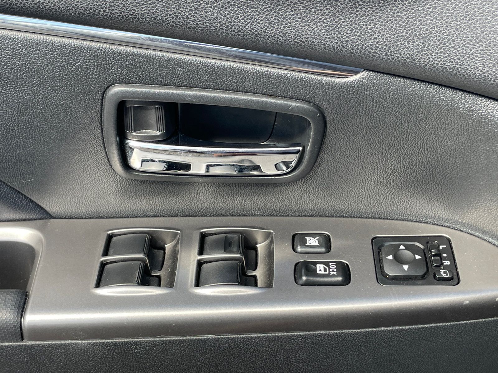 Used 2025 Mitsubishi Outlander Sport LE AWD/4WD image 18