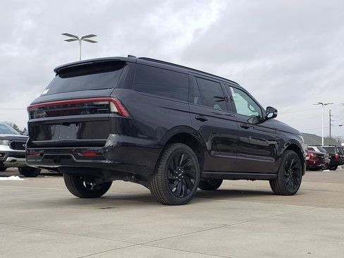 New 2025 Lincoln Navigator Reserve w/ Jet Appearance Package image 9