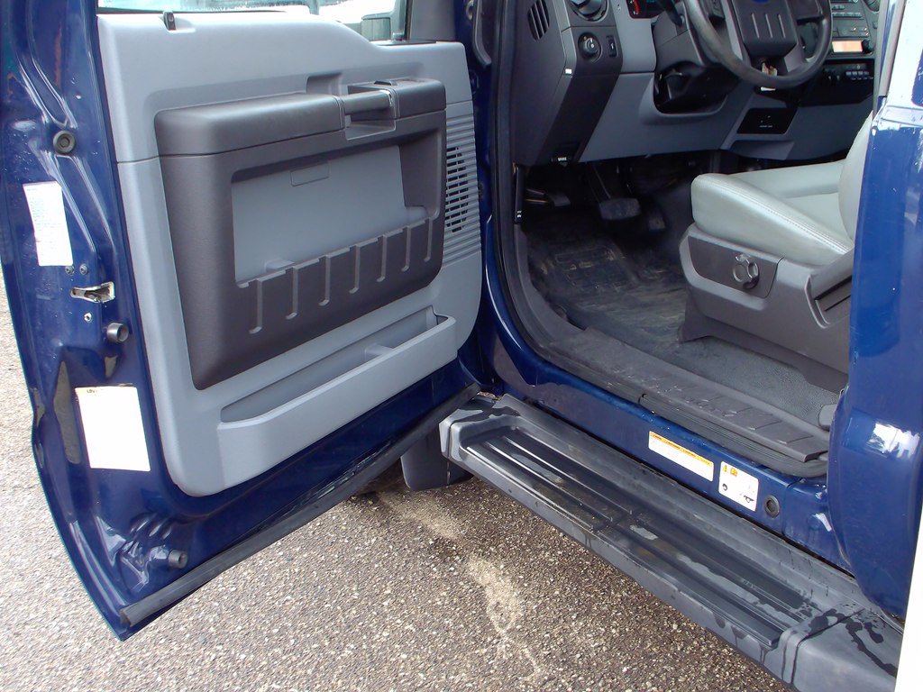 Used 2012 Ford F550 4x4 Regular Cab Super Duty w/ Payload Upgrade Pkg image 8