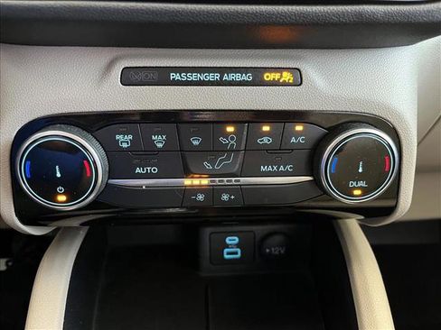 Used 2022 Ford Escape SE w/ Convenience Package FWD image 16