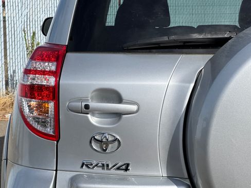 Used 2012 Toyota RAV4 Limited w/ Navigation Value Pkg AWD/4WD image 20