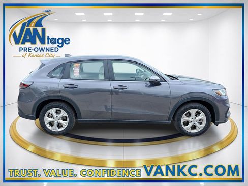 Used 2023 Honda HR-V LX image 5