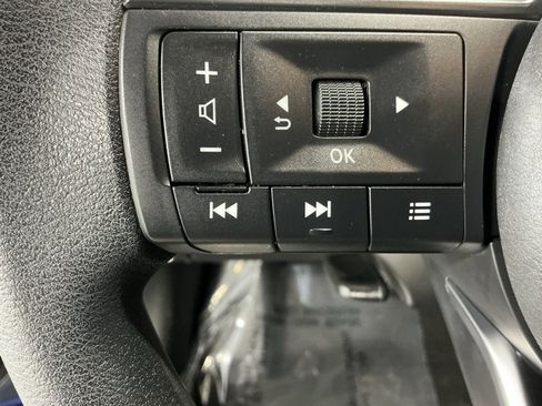 Used 2025 Nissan Kicks SV image 9