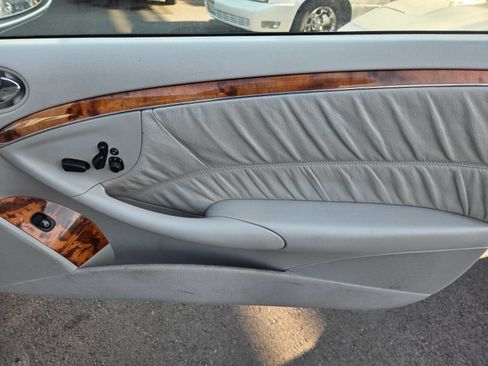 Used 2005 Mercedes-Benz CLK 320 Cabriolet image 10