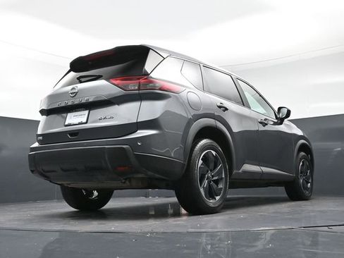 Used 2024 Nissan Rogue SV image 37