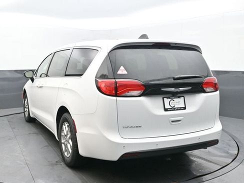 New 2026 Chrysler Voyager LX FWD image 4