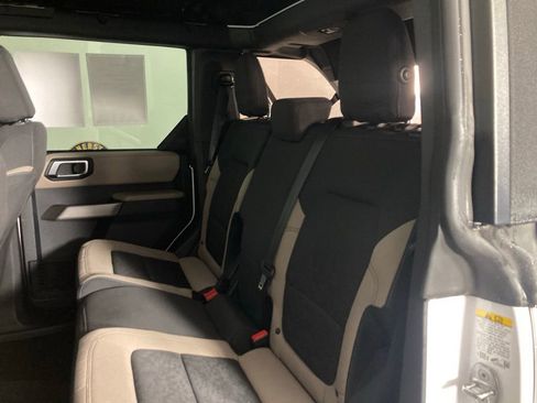 Used 2023 Ford Bronco Wildtrak image 17