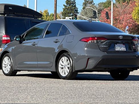 Certified 2025 Toyota Corolla XLE image 5