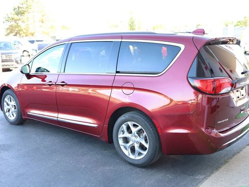 Used 2019 Chrysler Pacifica Limited FWD image 7