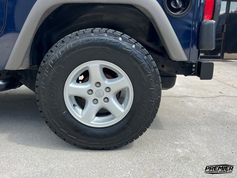 Used 2006 Jeep Wrangler X w/ Tire & Wheel Group (Ecco) AWD/4WD image 42