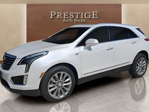 Used 2017 Cadillac XT5 Platinum w/ Driver Assist Package AWD/4WD image 8