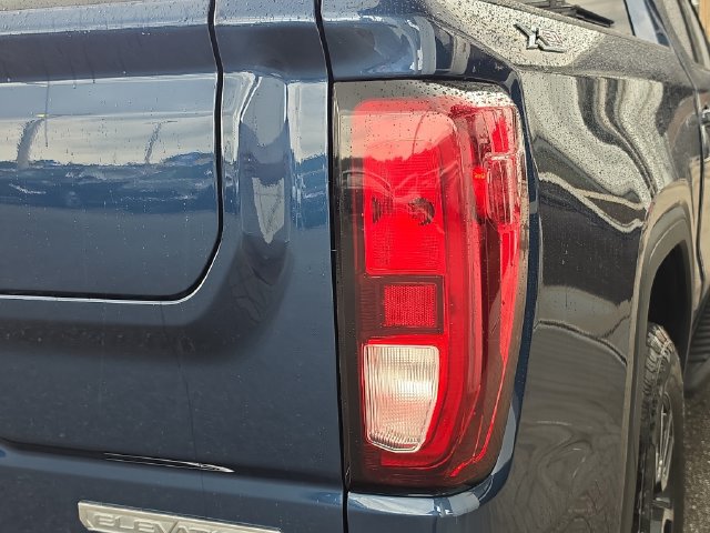 Used 2021 GMC Sierra 1500 Elevation w/ X31 Off-Road Package AWD/4WD image 8