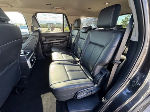 Used 2024 Ford Expedition XLT AWD/4WD image 17