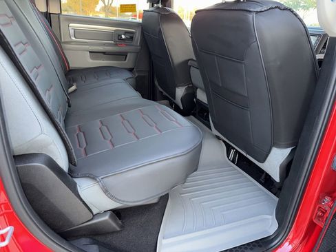 Used 2020 RAM 1500 Classic SLT image 19