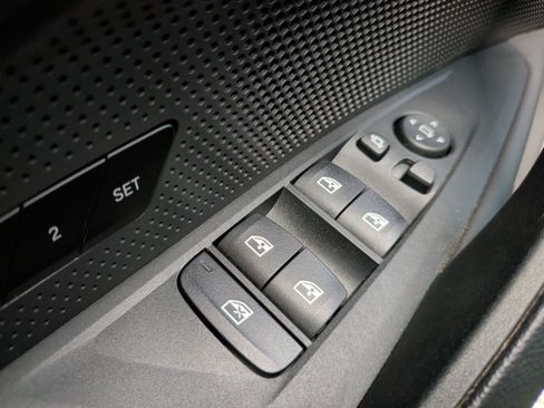 Used 2023 BMW i4 eDrive40 RWD image 31