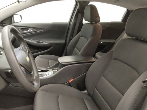 Used 2025 Chevrolet Malibu LS FWD image 17