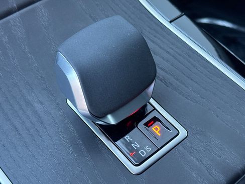 Used 2026 Land Rover Range Rover Velar Dynamic SE image 25