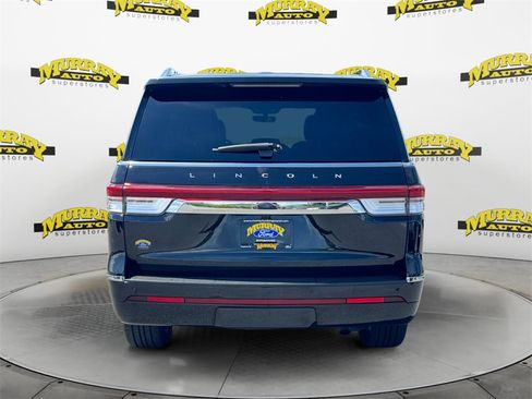 Used 2024 Lincoln Navigator Premiere image 4