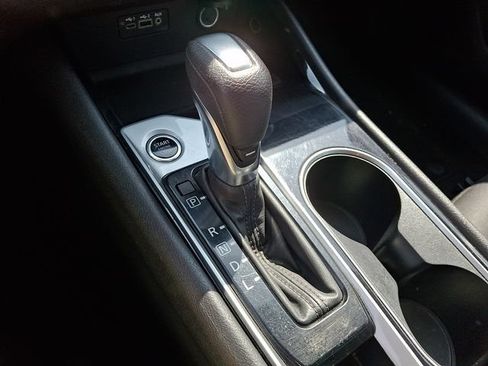 Used 2024 Nissan Altima 2.5 SV FWD image 5