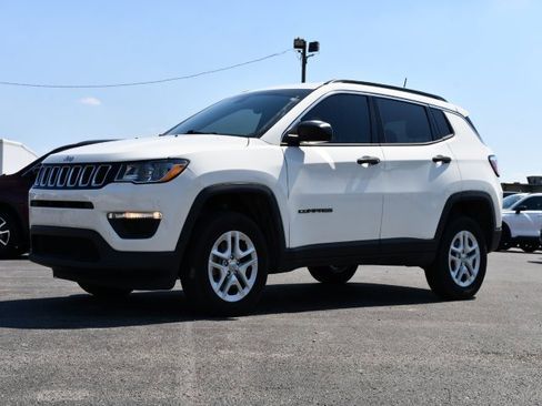 Used 2020 Jeep Compass Sport image 3