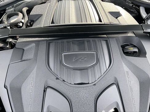 Used 2024 Porsche Panamera image 29