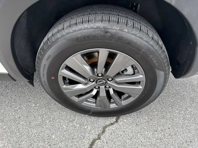 Certified 2025 Nissan Pathfinder SV AWD/4WD image 12