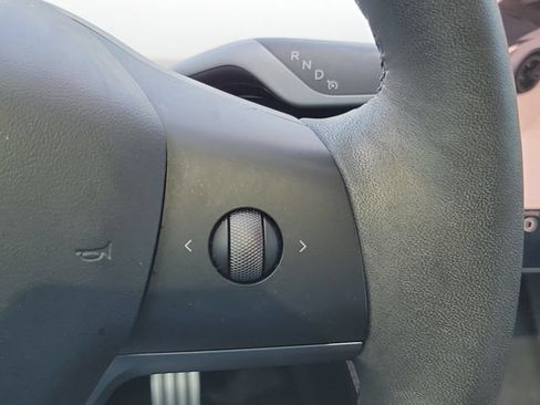 Used 2023 Tesla Model Y Long Range AWD/4WD image 30