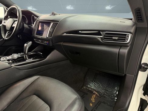 Used 2019 Maserati Levante image 21