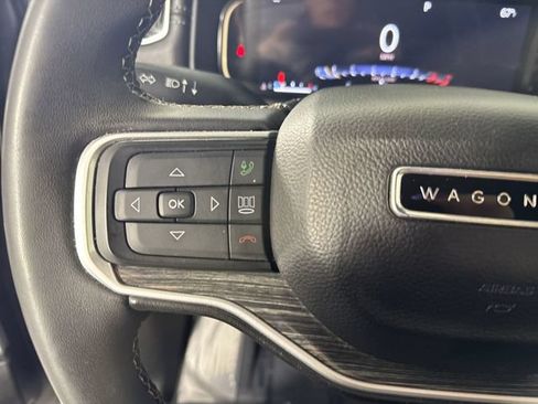 Used 2022 Jeep Wagoneer Series II AWD/4WD image 12