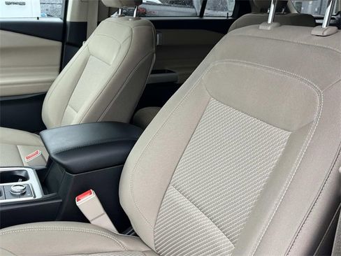 Used 2023 Ford Explorer XLT image 30