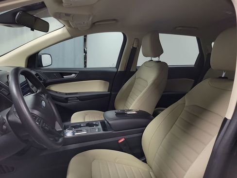 Used 2024 Ford Edge SE image 12