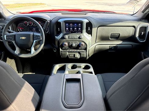 Used 2022 Chevrolet Silverado 1500 LT w/ Z71 Off-Road Package image 4