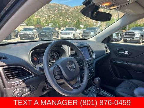 Used 2021 Jeep Cherokee Trailhawk w/ Technology Group AWD/4WD image 14