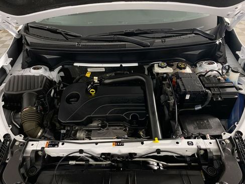 Used 2023 GMC Terrain SLE w/ Driver Convenience Package image 23