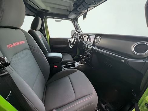 Used 2018 Jeep Wrangler Unlimited Rubicon AWD/4WD image 30