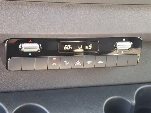 Used 2025 Mercedes-Benz Sprinter 2500 image 16