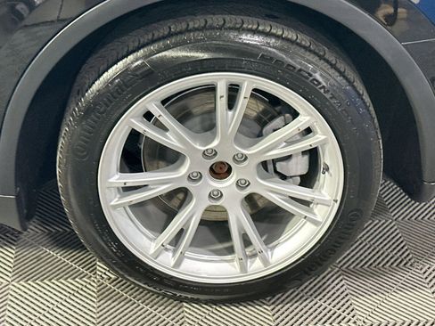 Used 2023 Tesla Model Y Long Range image 12