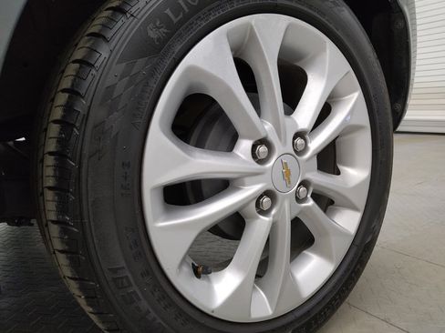 Used 2021 Chevrolet Spark LT image 31