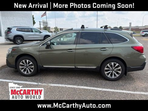 Used 2018 Subaru Outback 2.5i Touring AWD/4WD image 4