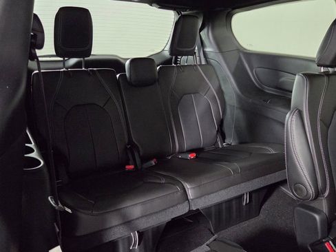 New 2026 Chrysler Pacifica Select image 36