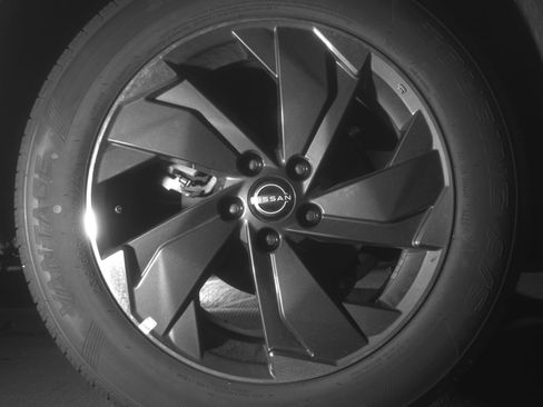 Used 2025 Nissan Rogue SV image 15