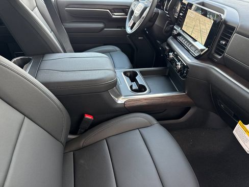 New 2026 GMC Sierra 2500 SLT w/ SLT Convenience Package AWD/4WD image 15